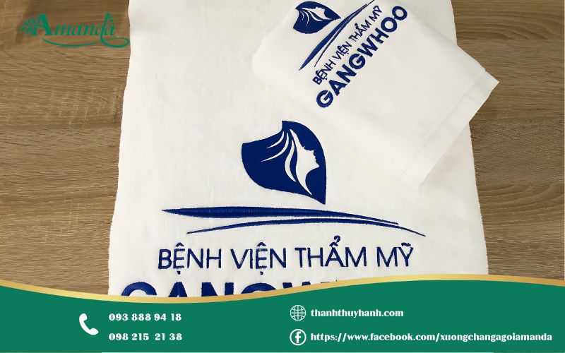 Có nên thêu logo spa lên ga phủ giường không?