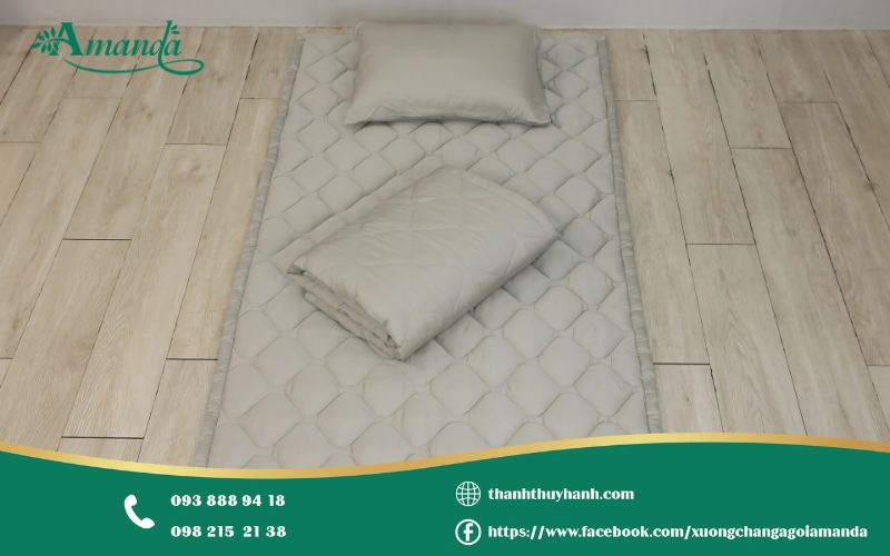 Nệm cho bé đi học thiết kế đơn giản, dễ dàng gấp gọn di chuyển